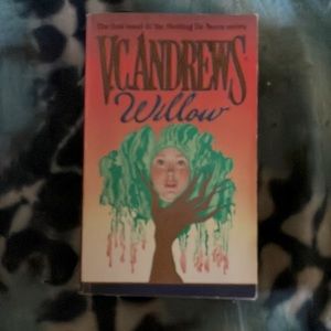 V.C. Andrews Willow Paperback. Non-Smoking Home